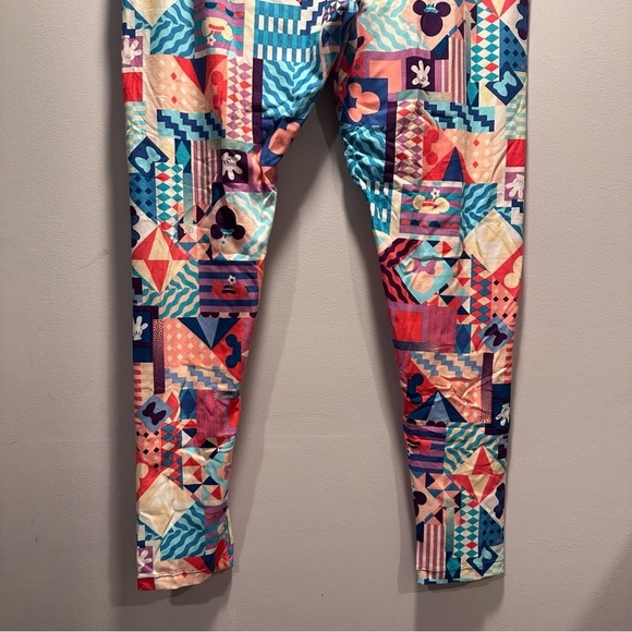 LulaRoe Disney Leggings, Tall & Curvy TC2 18-26, Soft & Comfy, Mickey Minnie NWT - Picture 6 of 16